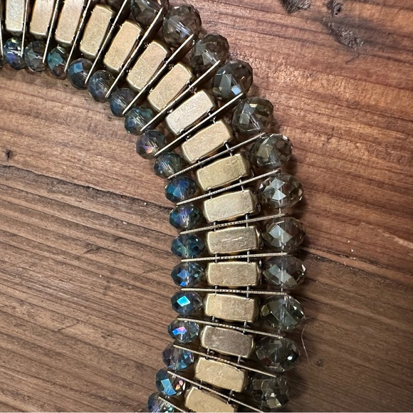 Elegant Gold and Blue Crystal Necklace - Picture 2 of 4